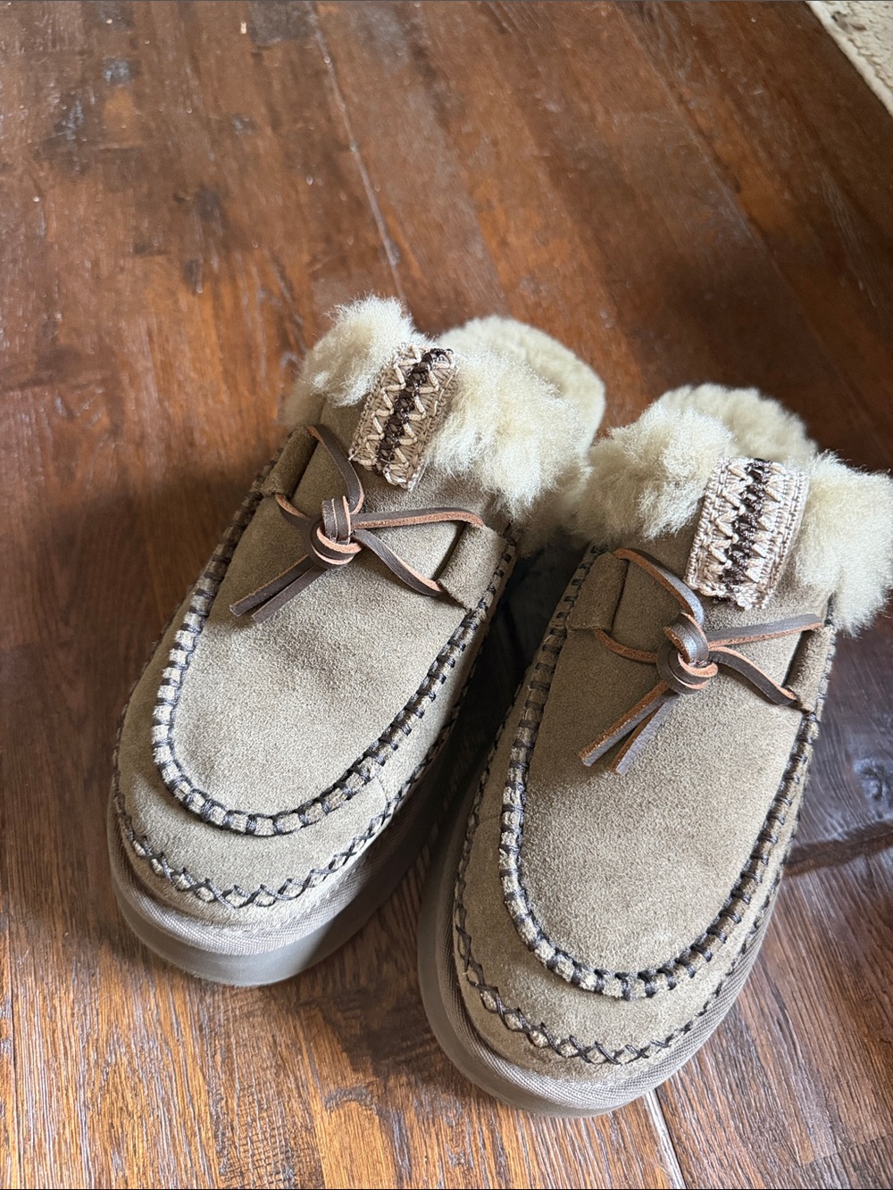 Ugg Disquette size 8 Alpine